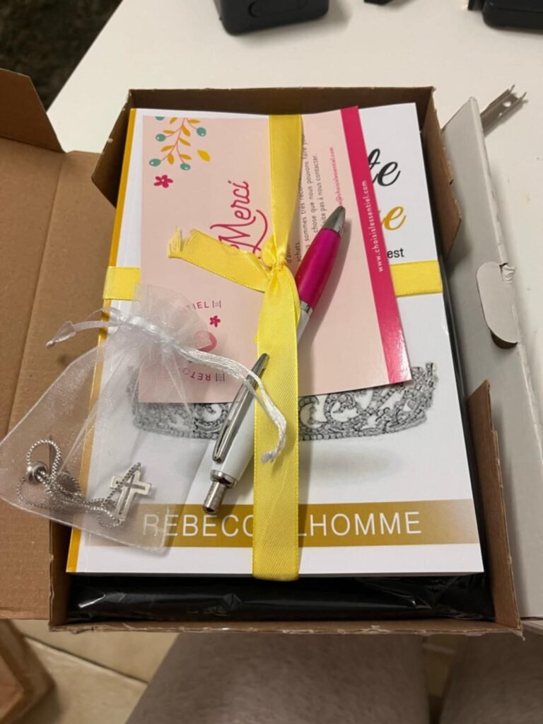 Box Réajuste Ta Couronne box cadeau de soutien pour amie après une rupture livre réajuste ta couronne et accessoires